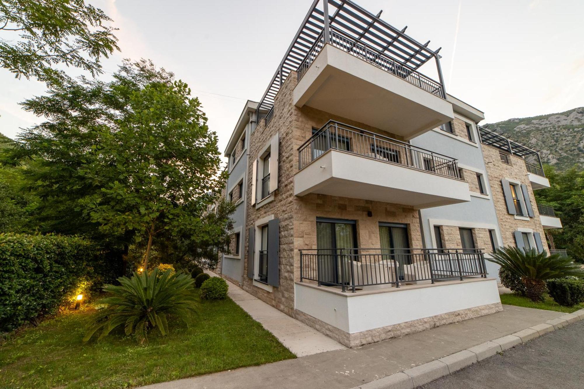 Green Bay Apartments Morinj Kotor Eksteriør billede