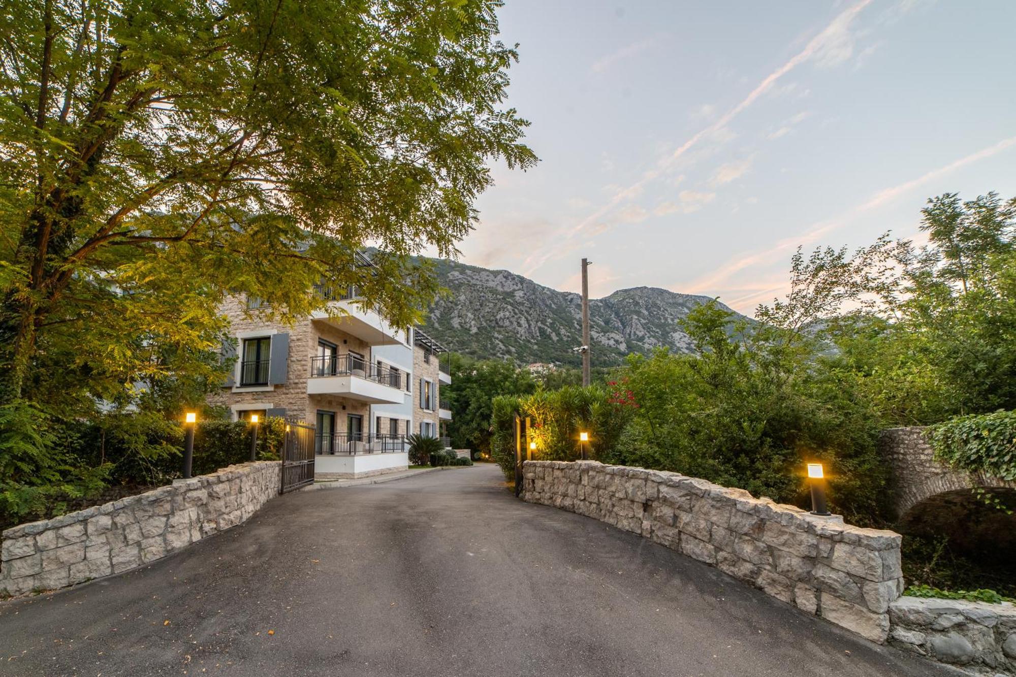 Green Bay Apartments Morinj Kotor Eksteriør billede