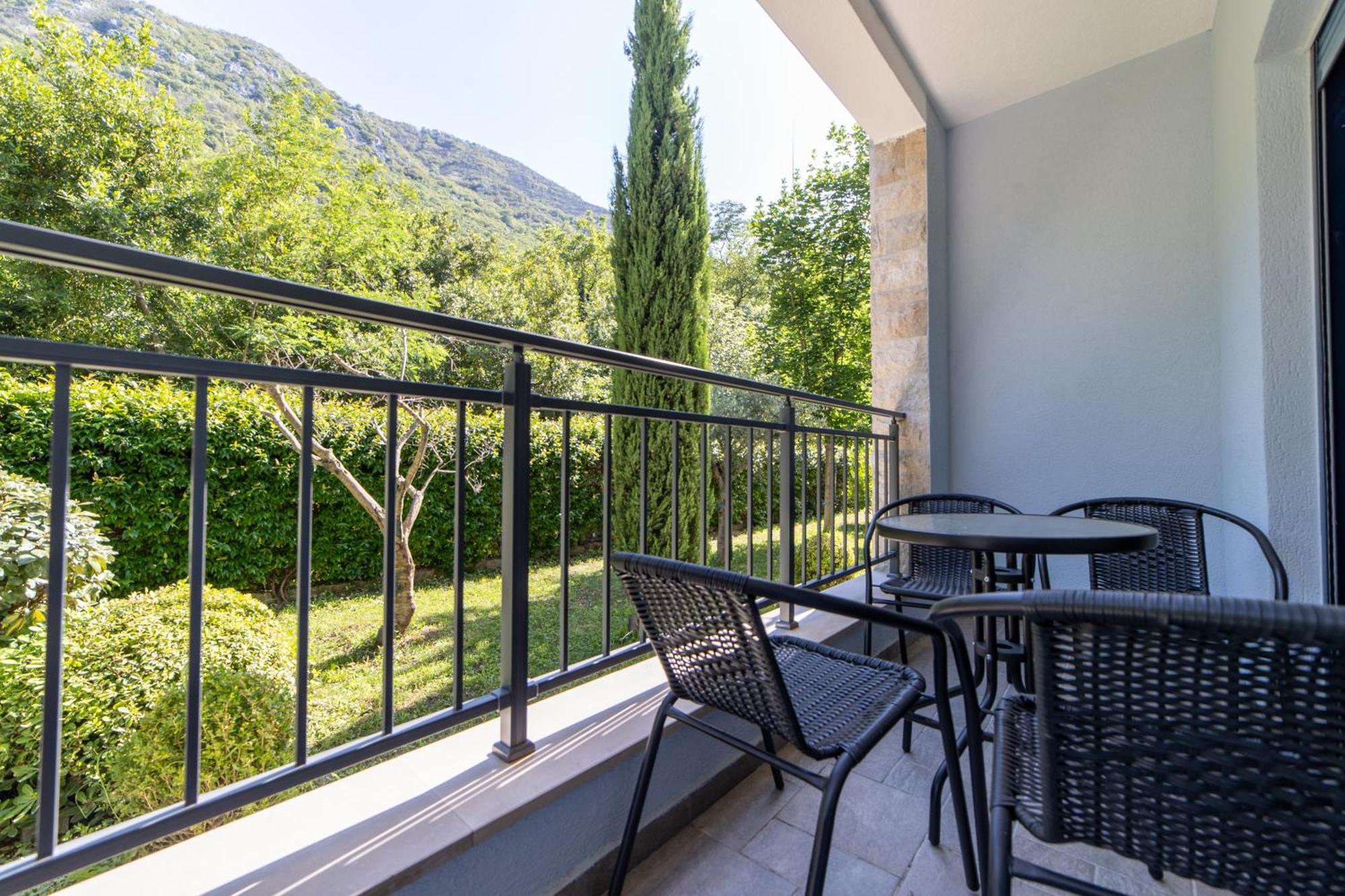 Green Bay Apartments Morinj Kotor Eksteriør billede