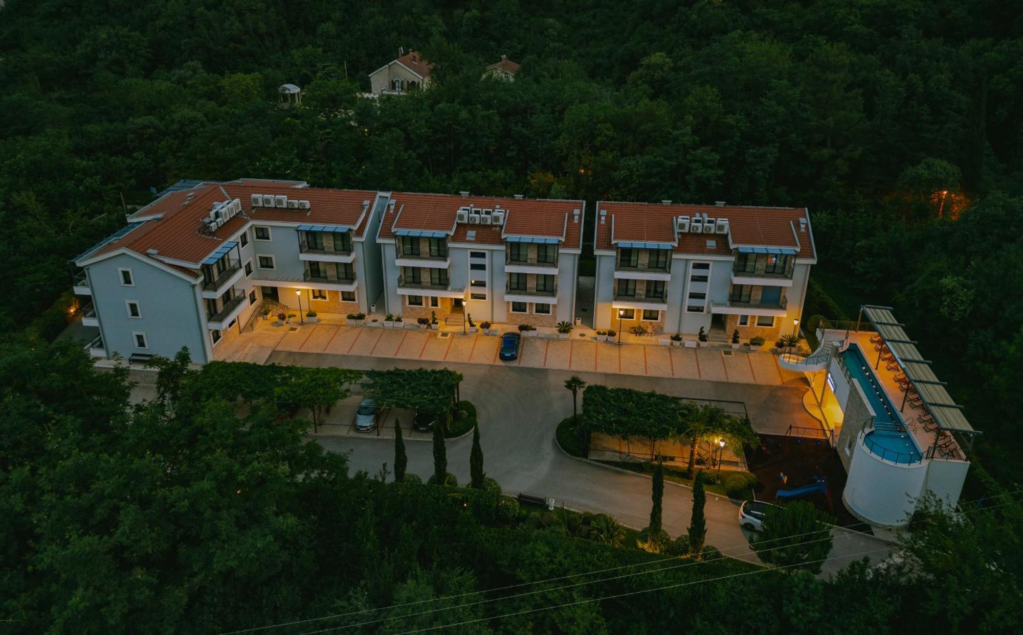 Green Bay Apartments Morinj Kotor Eksteriør billede